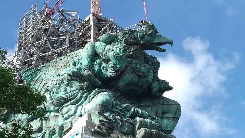 garuda wisnu kencana statue bali