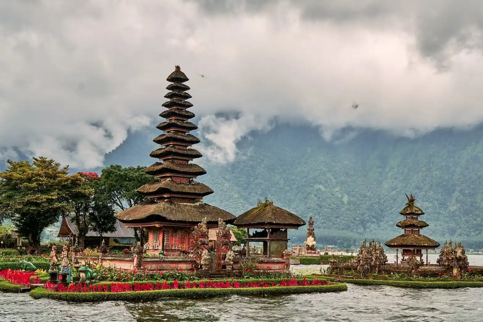 ulun danu beratan temple